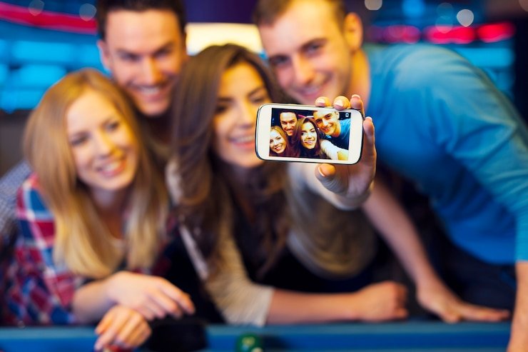 Pengguna menikmati berbagai kategori permainan sports dan casino secara mobile di platform net29